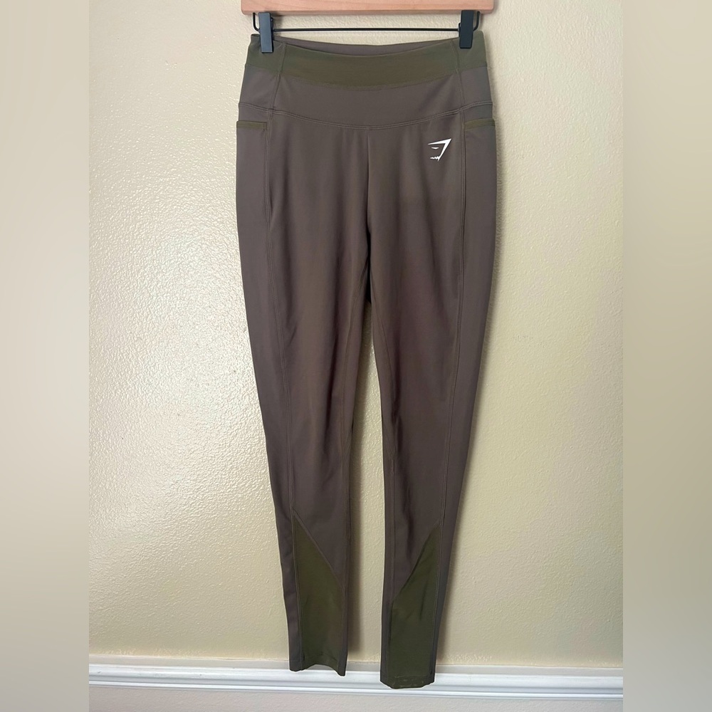 HOST PICK‎ 💫GYMSHARK Olive Leggings